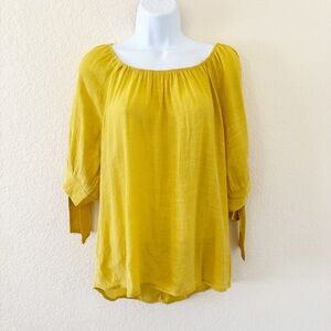 Women’s Unique Spectrum yellow mustard top Size Large